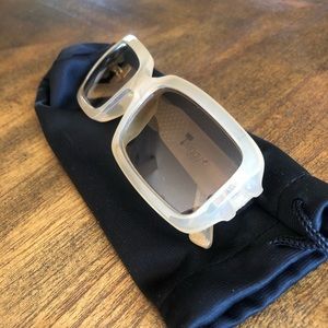 Woman’s Twiggy London Sunglasses